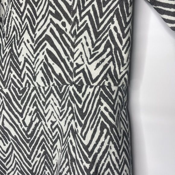 Cabi Zig Zag Ponte Knit Jacket Size Med Gray 3/4 Sleeve Button Up Cotton #3034 - Picture 2 of 10